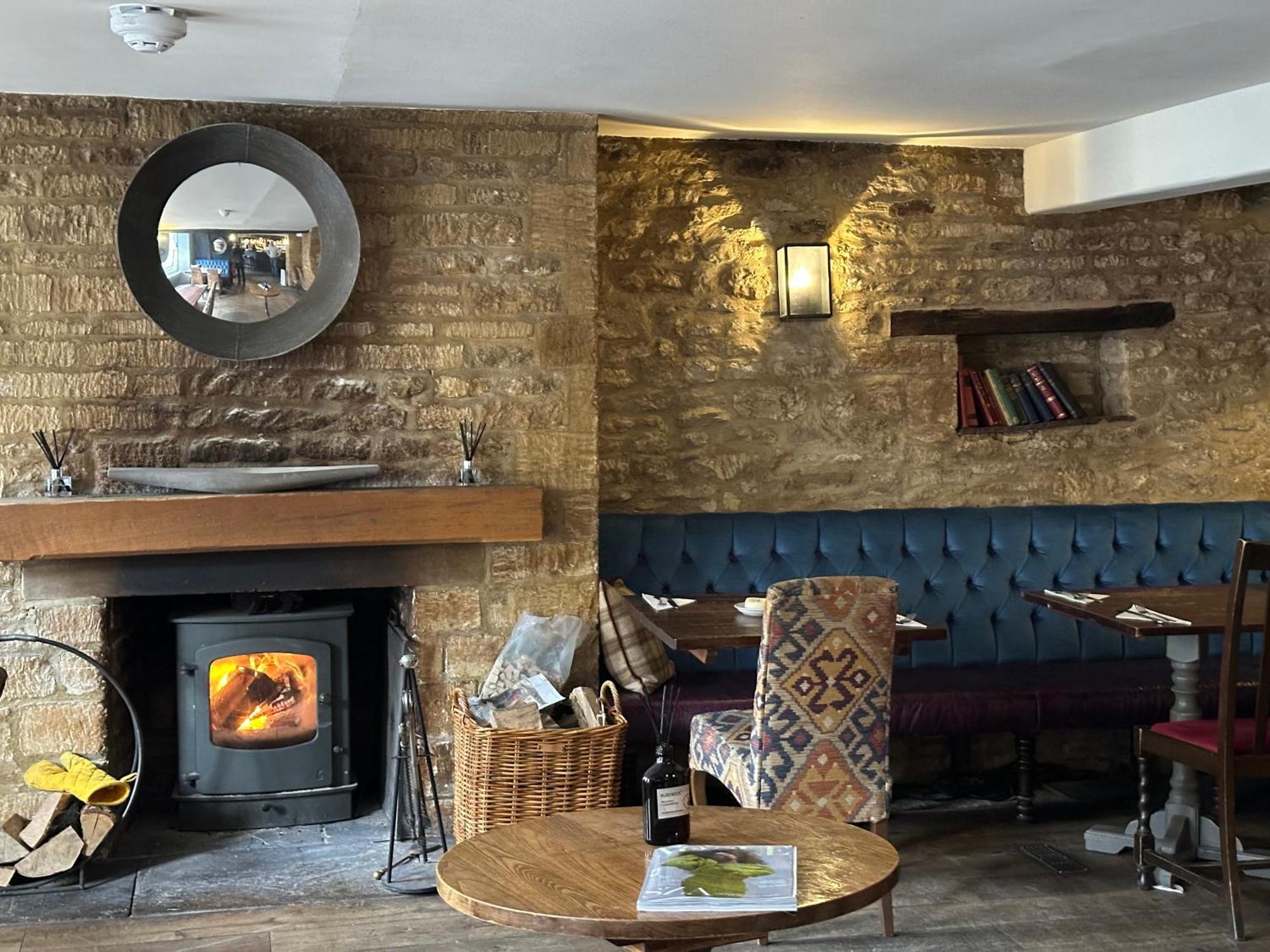 The Golden Pheasant Inn Burford Exterior photo